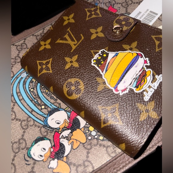 🖤Authentic Unisex Louis Vuitton Chibi Takashi Murakami Agenda PM.🤎 - Picture 10 of 16